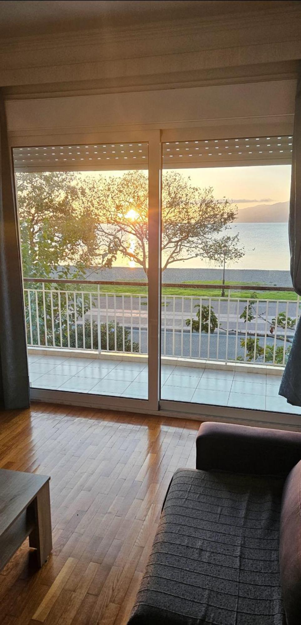 Nafpaktos Beach House Sea View Apartment First Floor Exterior foto