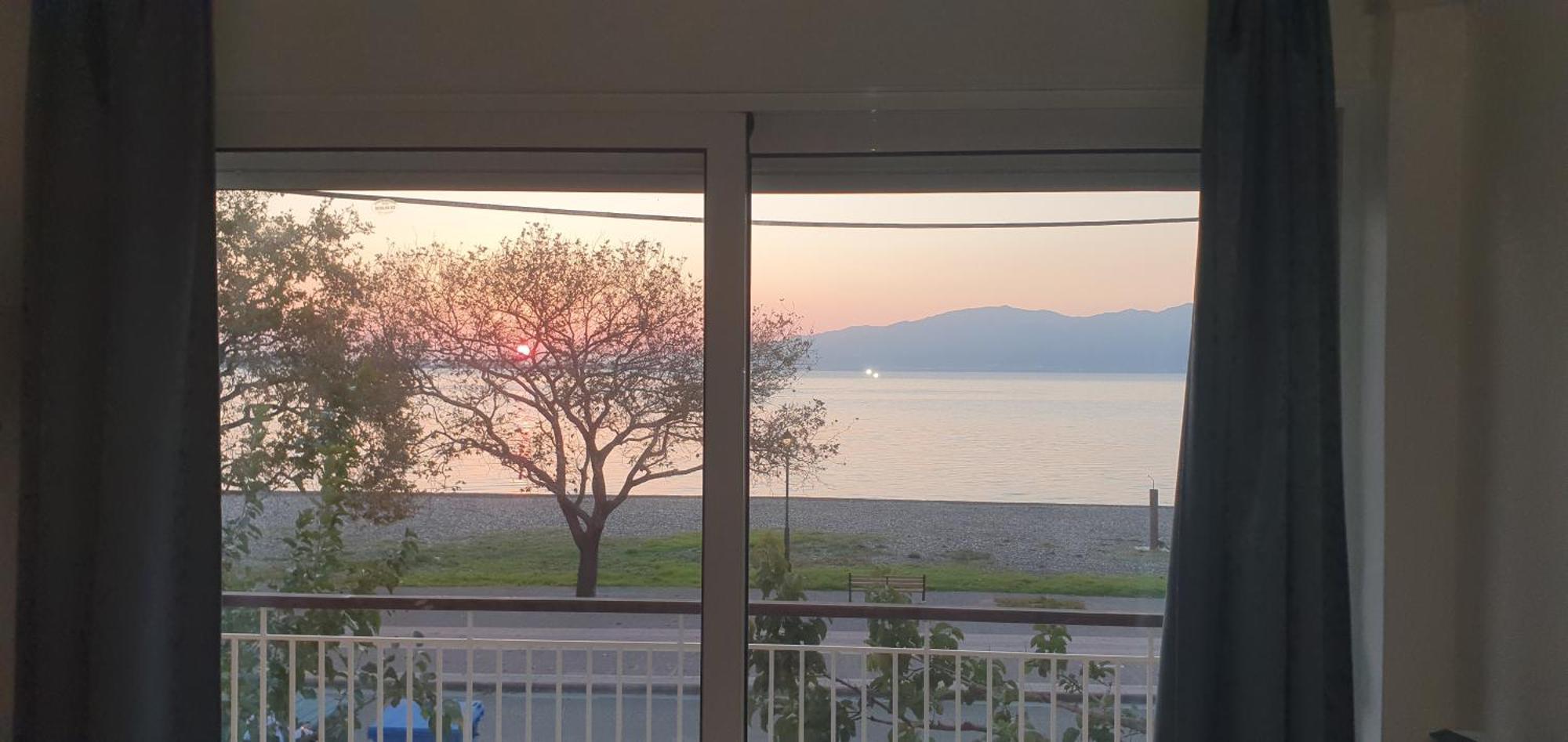 Nafpaktos Beach House Sea View Apartment First Floor Exterior foto