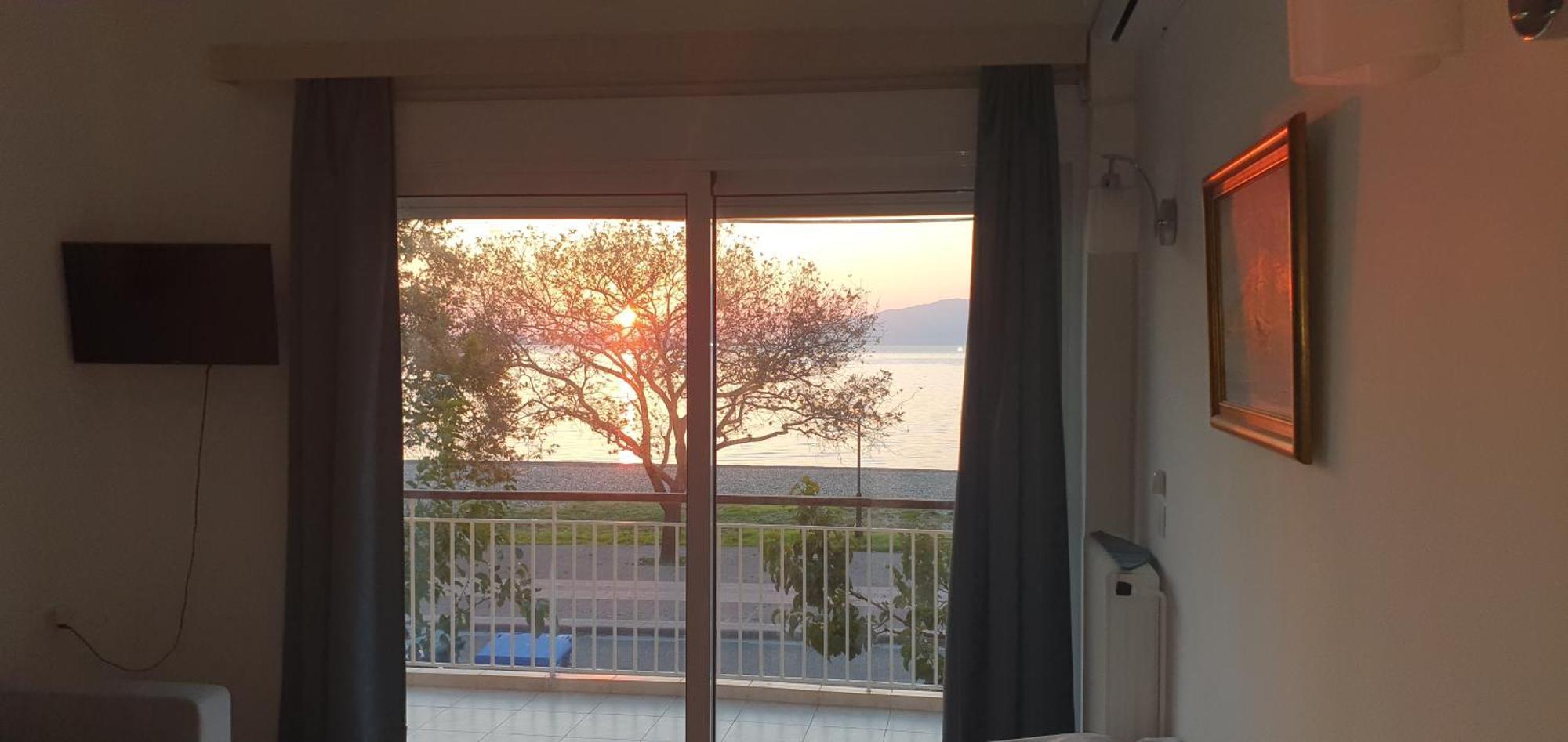 Nafpaktos Beach House Sea View Apartment First Floor Exterior foto