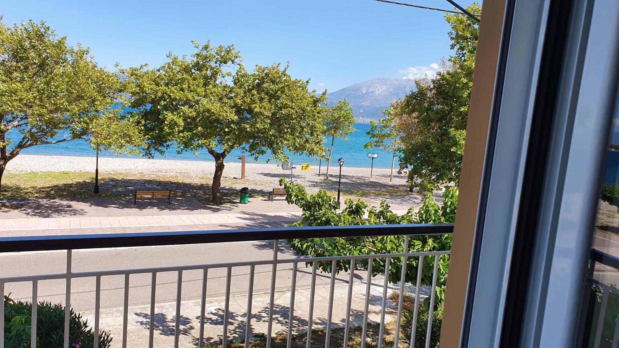 Nafpaktos Beach House Sea View Apartment First Floor Exterior foto